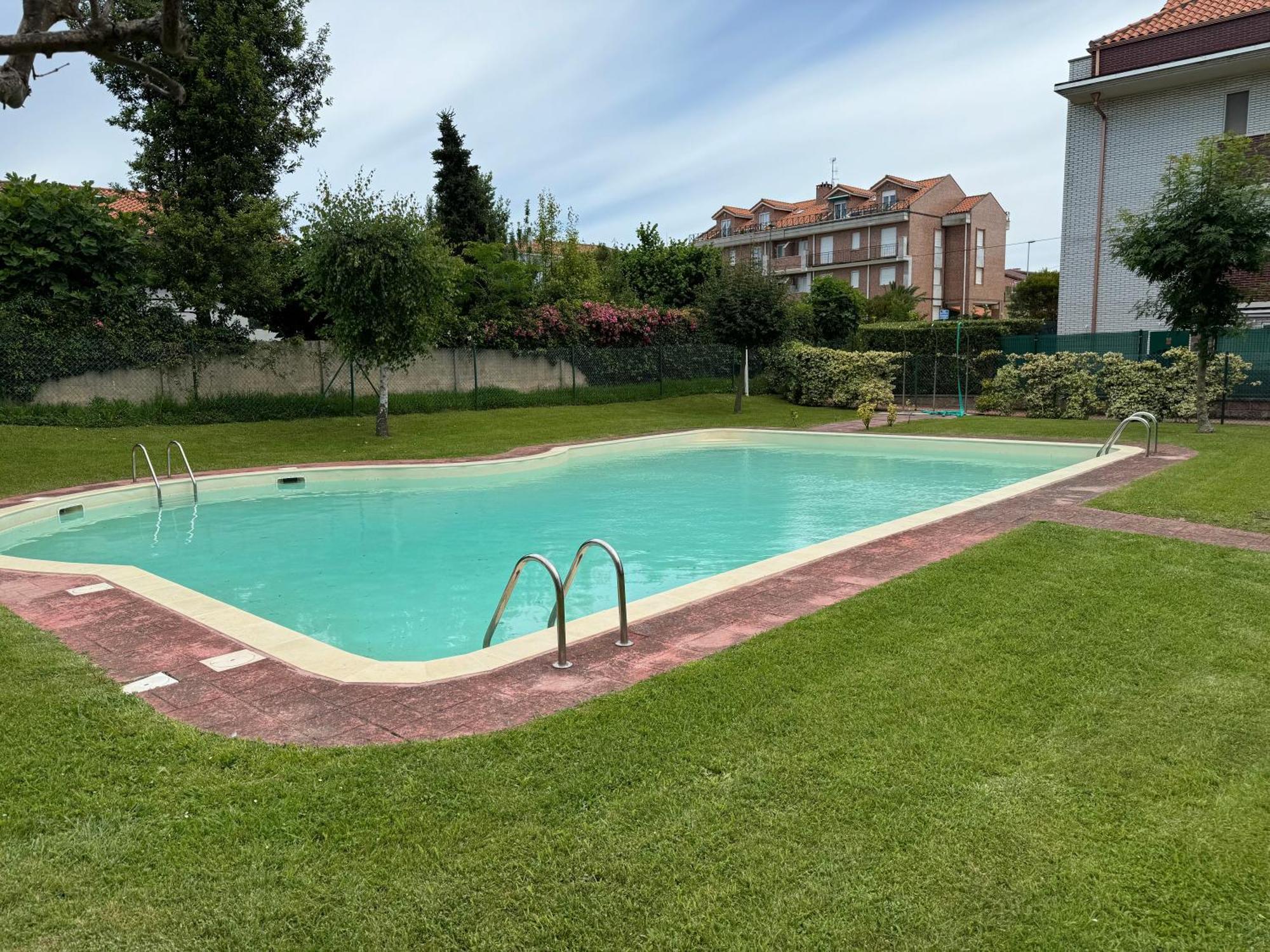 Appartement Garaje Y Piscina Comunitaria!
